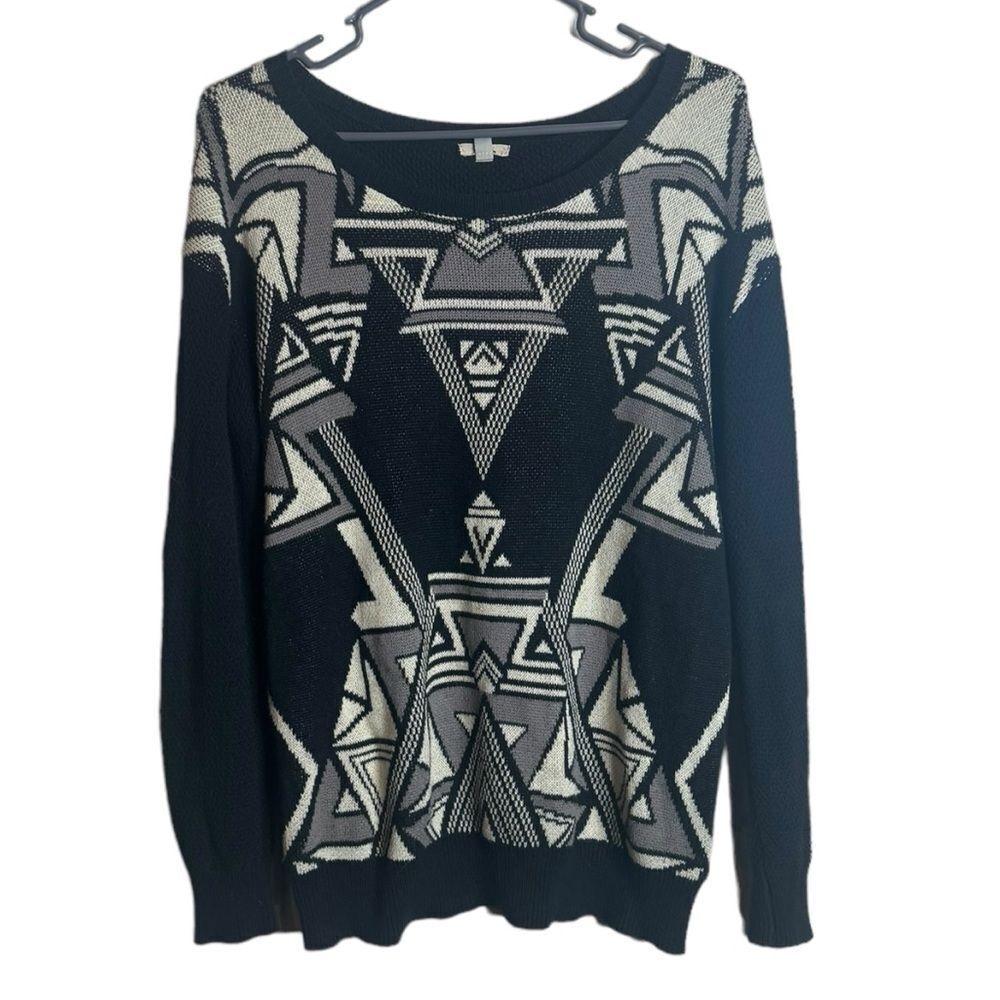 Ecote Black and White Sweater size Small